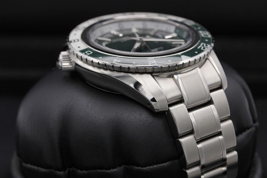 Grand Seiko Sport Collection SBGE295